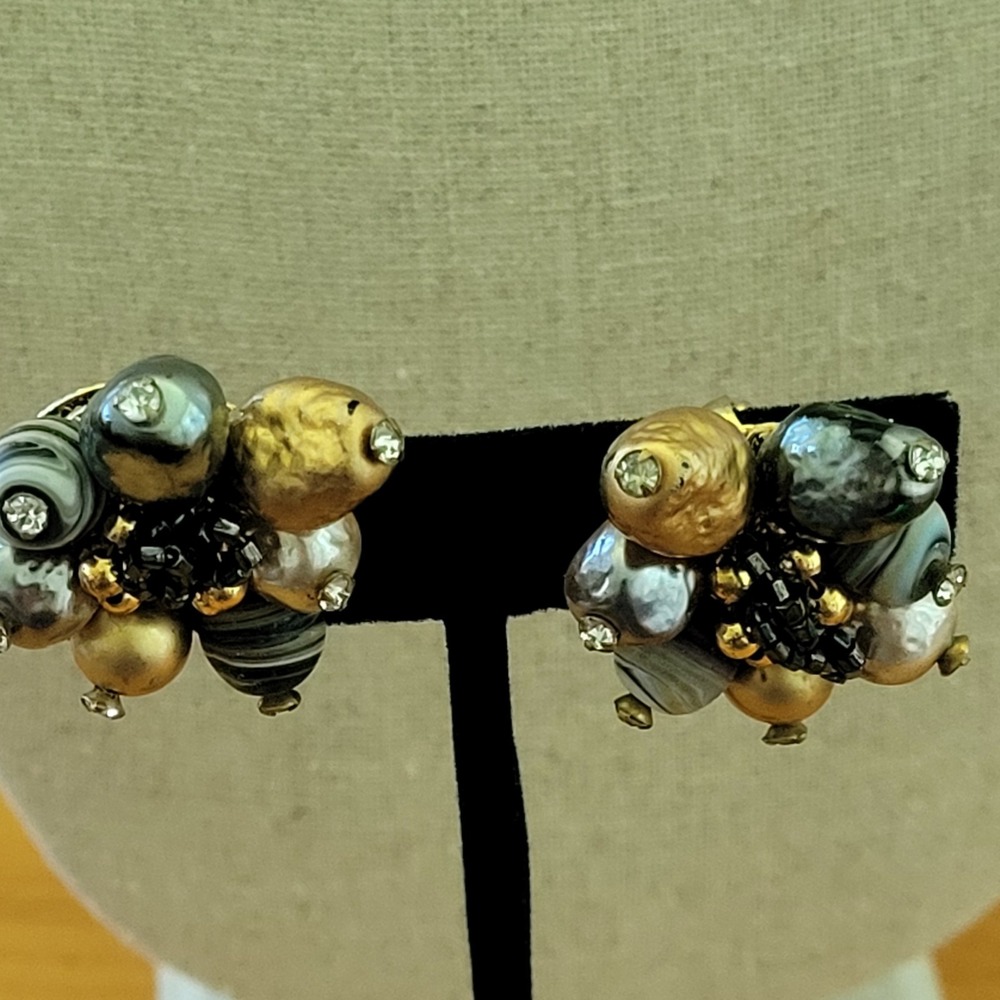 Vintage 1960s Vendome Blue Gray Pearl Beaded Cluster Clip On Earrings